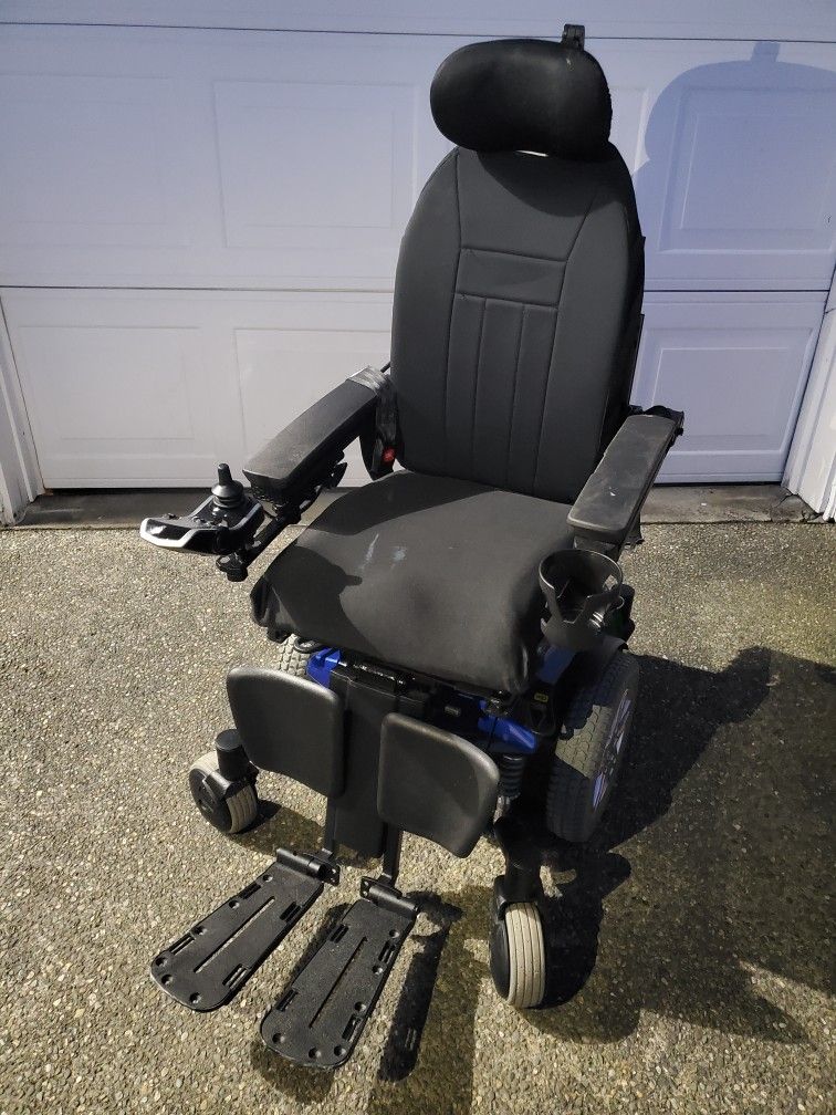 Quantum Q6 Edge 2.0 Power Wheelchair