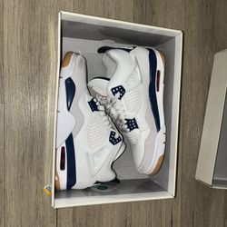 Retro Jordan 4 SB Navy 