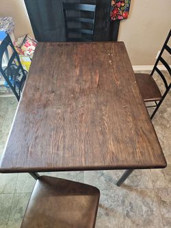 Small table w/ 4 chairs