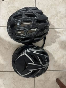 2 Helmets