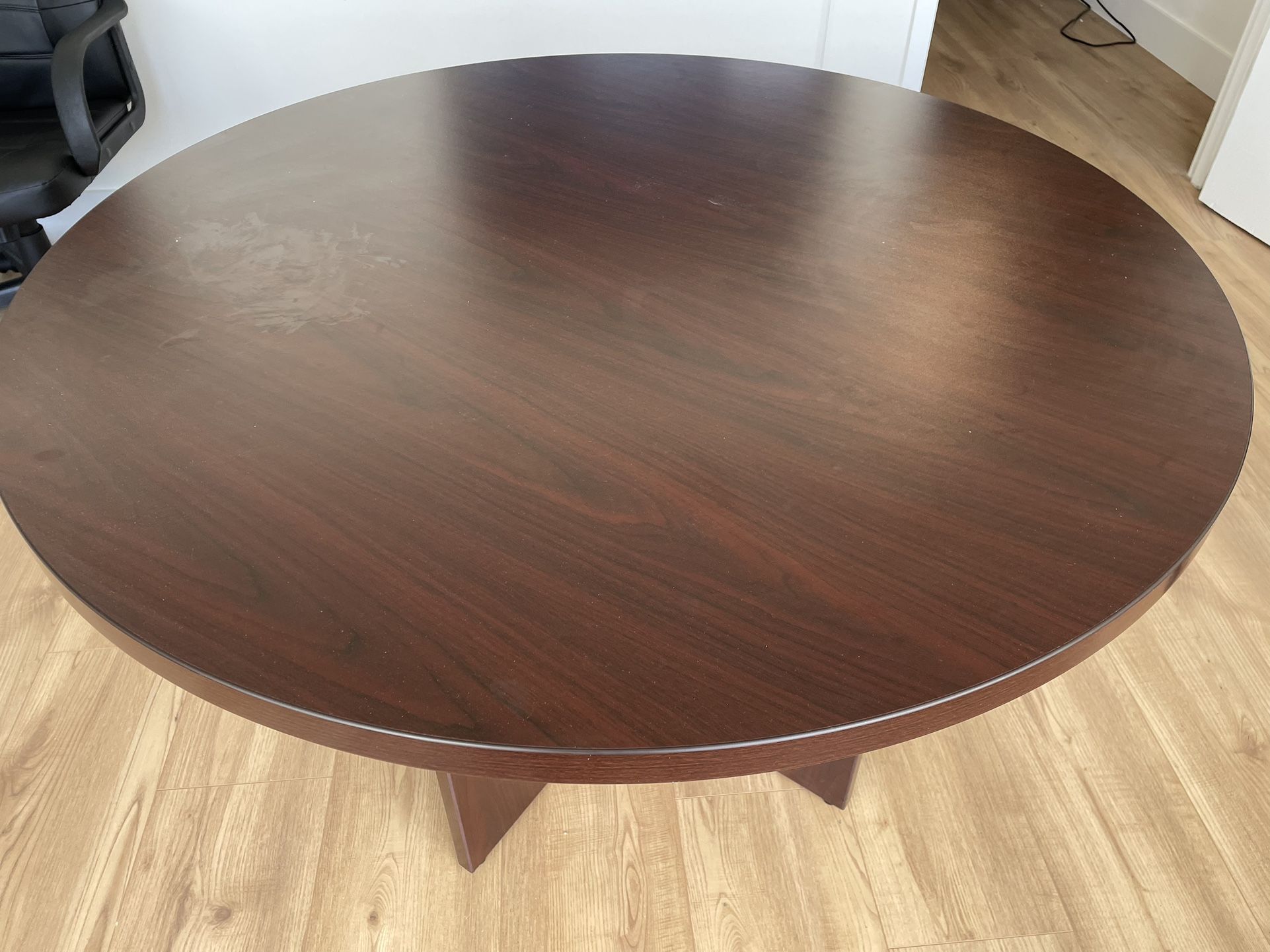 Small Conference Table (48” Round)
