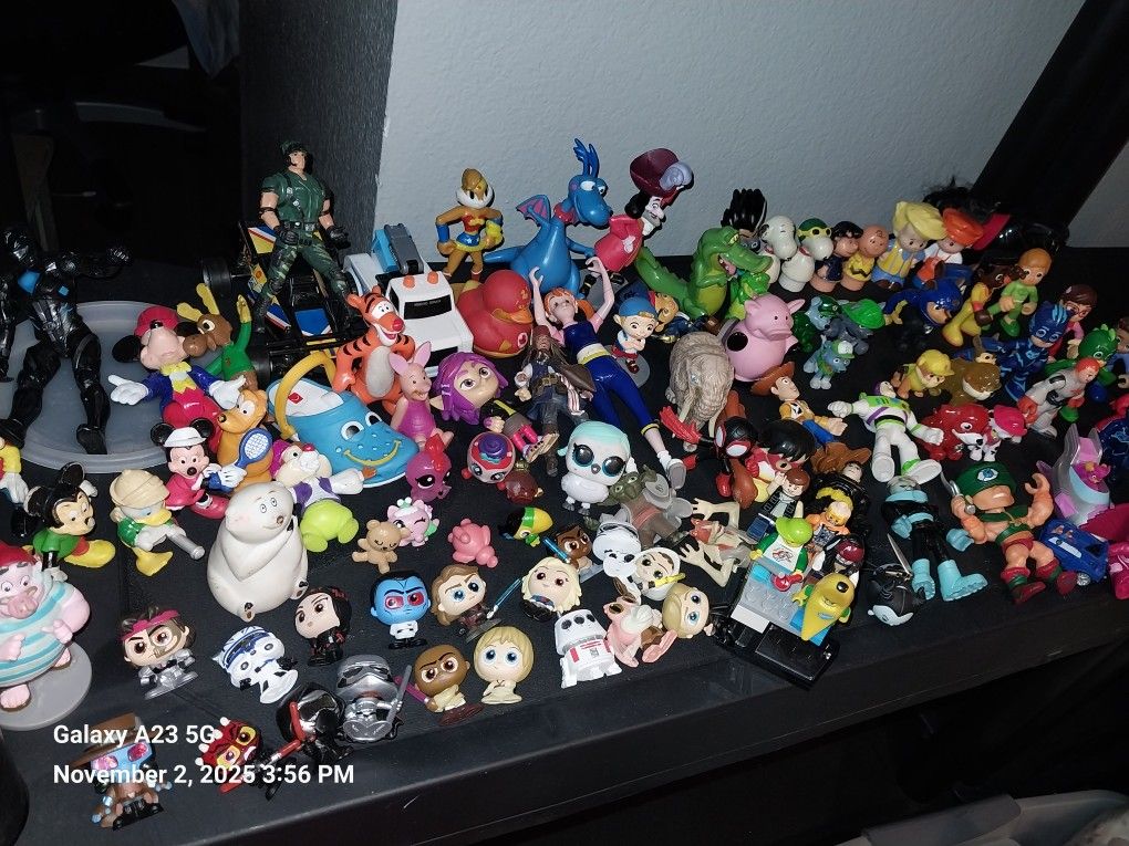 Vintage And Modern Toys MAKE OFFERS 