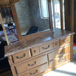 Dresser & 2 Nightstands