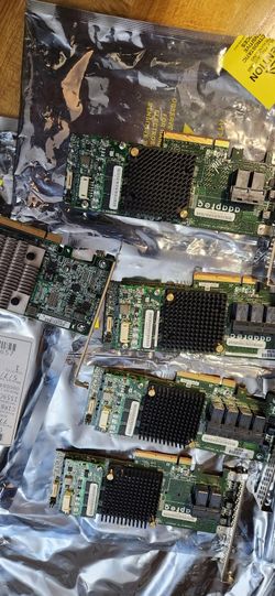 Lot of 6 RAID Controllers and 16 U2 hard drives