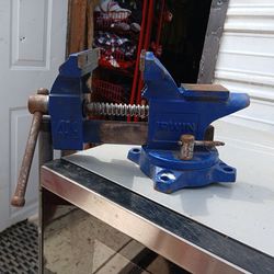 Irwin 4.5" Workshop Bench Vise – Swivel Base & Anvil – Cleaned & Ready