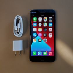 iPhone 7  Plus - UNLOCKED - Like New 