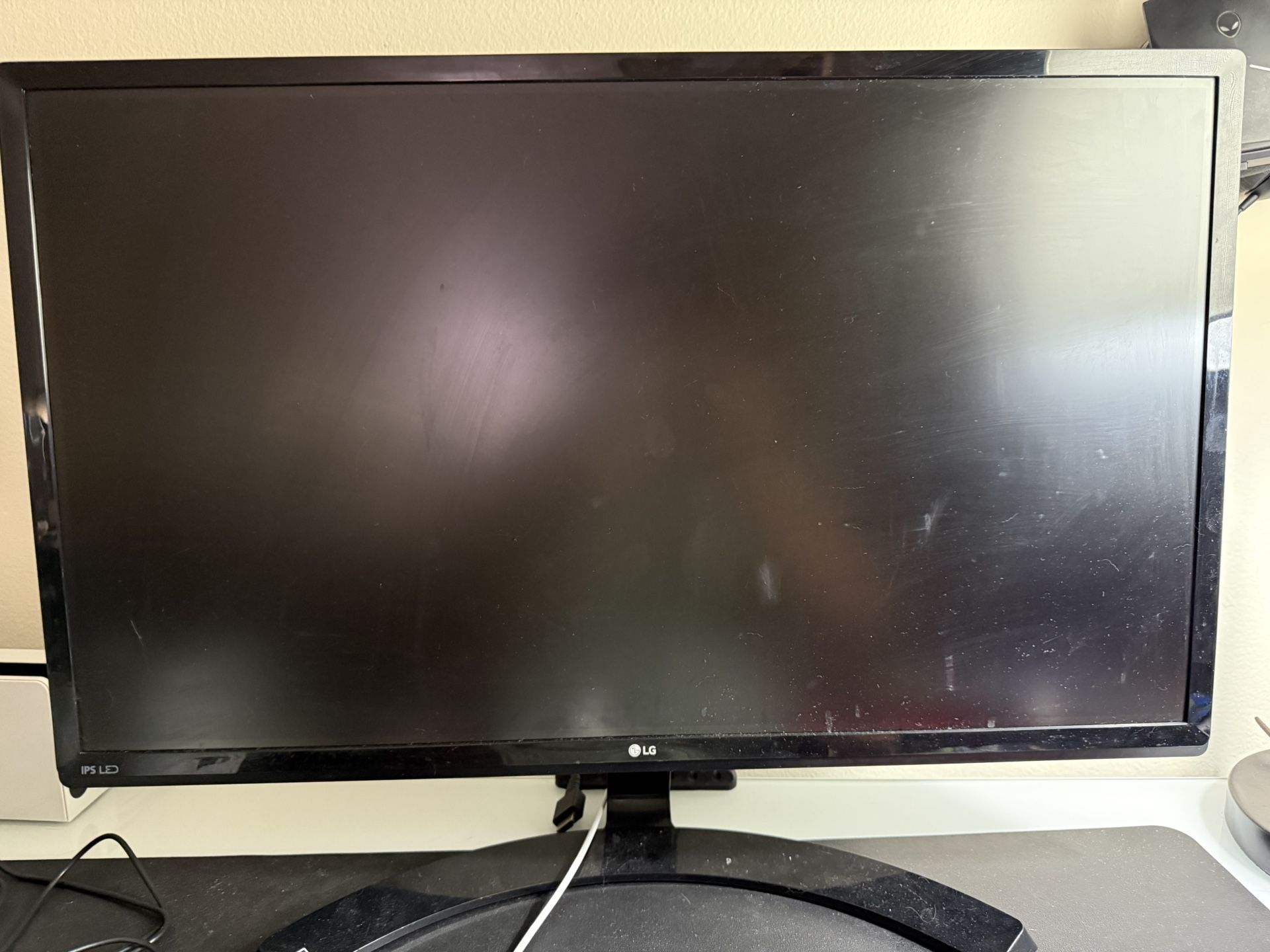 27“ Class Full HD IPS LED Monitor (27" Diagonal)