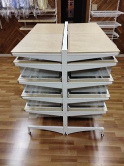 Island dresser