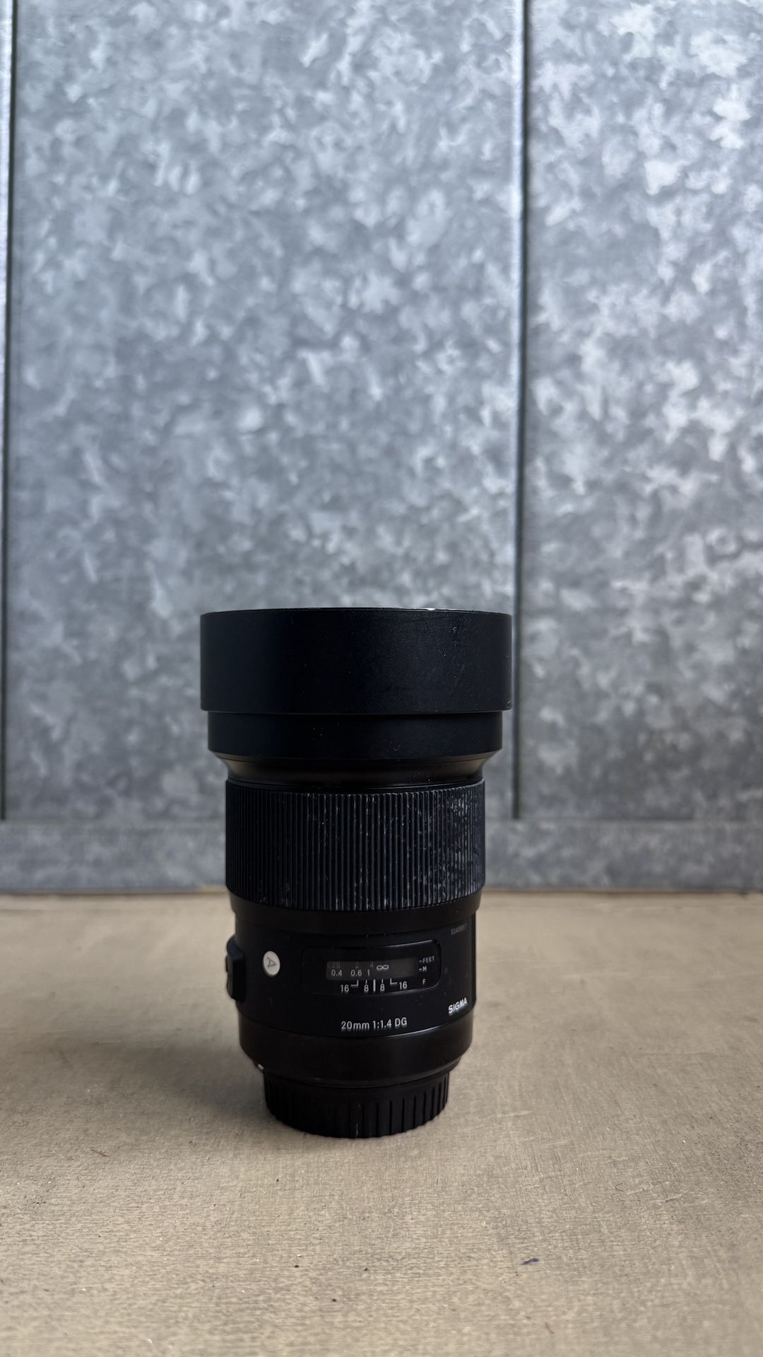 Canon Sigma Lens 20mm F/1.4