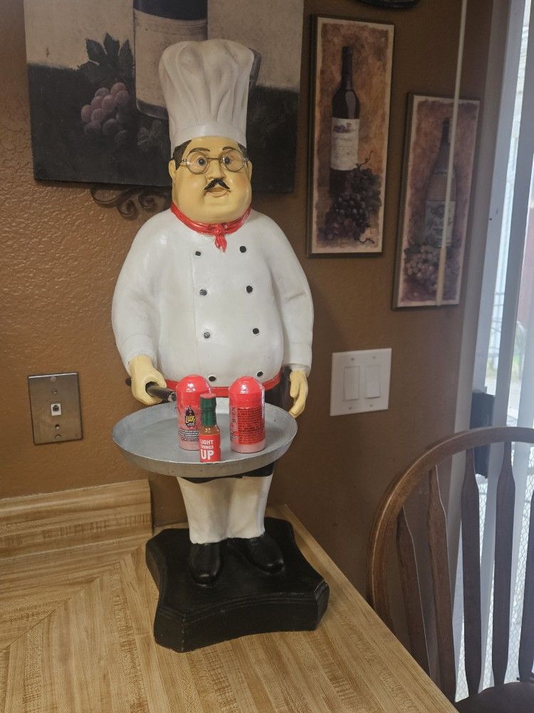 Chef Statue with Skillet PanDecor