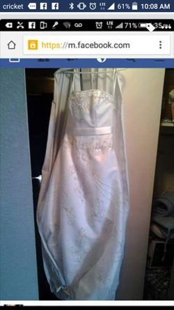 Wedding Dress size 4 -- **Now reduced to 250.00**