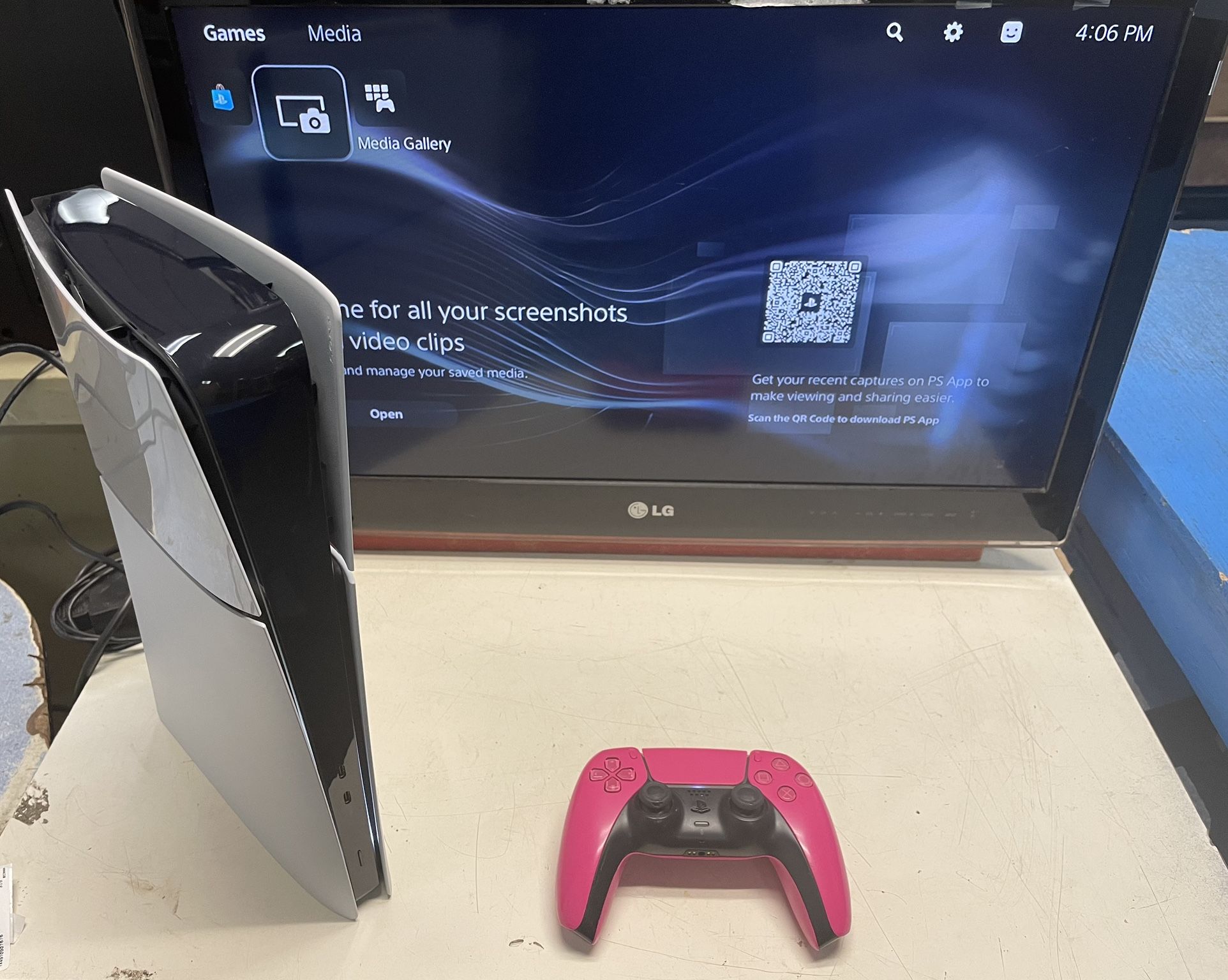 Sony PS5 Slim Digital w/Controller 