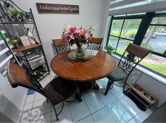 Dinning Room Table and Chairs