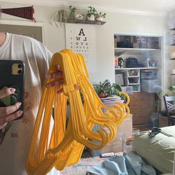 76 Yellow Hangers