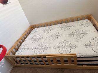 Full Size Floor bed and mattress