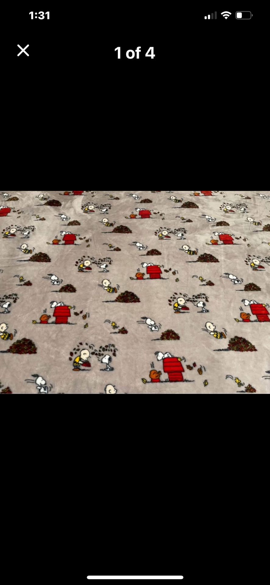 Peanuts Soft Gray Velvetloft Thanksgiving Queen Blanket