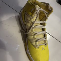 Jordan’s Max Aura GS YTH 5.5