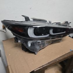 MAZDA CX5 OEM RIGHT SIDE HEADLIGHT 