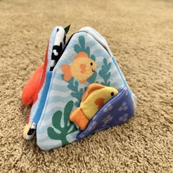 Melissa & Doug Tummy Time Triangle