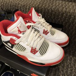 AIR JORDAN  RETRO 4