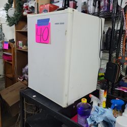 Mini Fridge Works Good Is Connected 