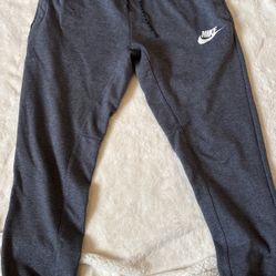 Nike Pans Size Small