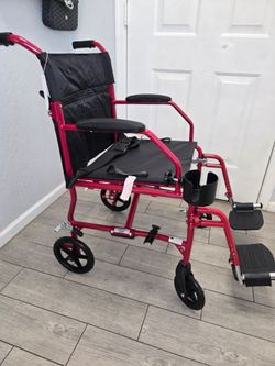 Medline Ultra Lightweight Transport Wheelchair for Adults, Foldable, 19-Inch Seat, silla de ruedas