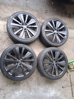 19 INCH 5X114.3 STOCK WHEELS AND TIRES