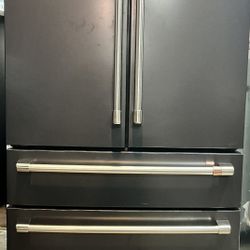 Cafe Standard-Depth 28.7-cu ft 4 -Door 36-in Wide Smart Compatible French Door Refrigerator with Ice Maker with Water Dispenser ( Matte Black with Bru