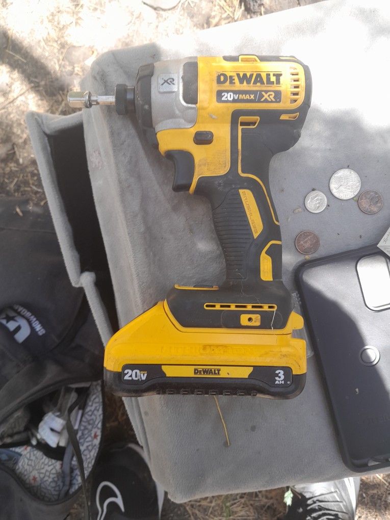 Dewalt 3 Speed Impact Driver In Great Shape Works Perfectly And Comes With 3ah Battery