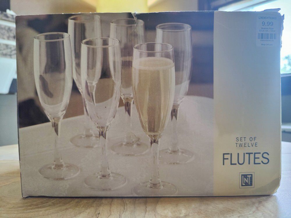 *NEW* Flute Glasses In Box! 