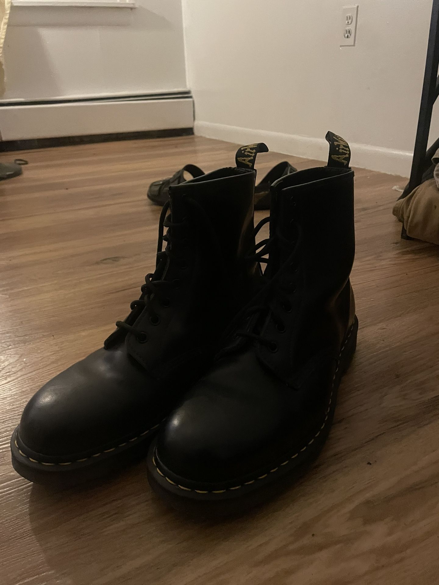 BLACK DR MARTEN BOOTS FOR SALE