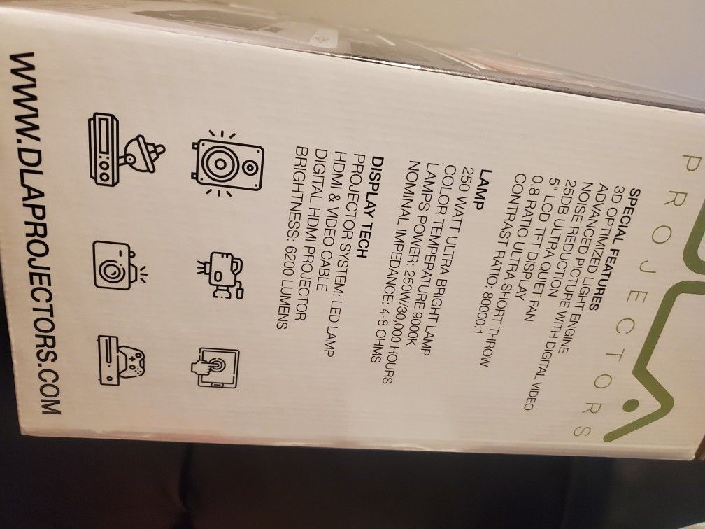 PROJECTOR DLA X400R NEW IN THE BOX