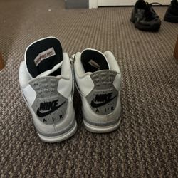 Jordan 4 White Cement