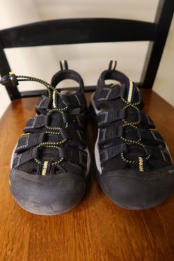 Keen - Water Shoes Size 7