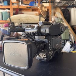 Ikegami Hl Dv7aw Low Hour (Comes With Canon BCTV Zoom Lens And Carrying Case)