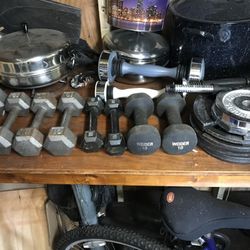 Dumbbells Hex Prs 5  2 Prs 10 am Single 15 $1 Per Pound Firm Shakers Also Golds Gym Plates 1” Hole W / Bar