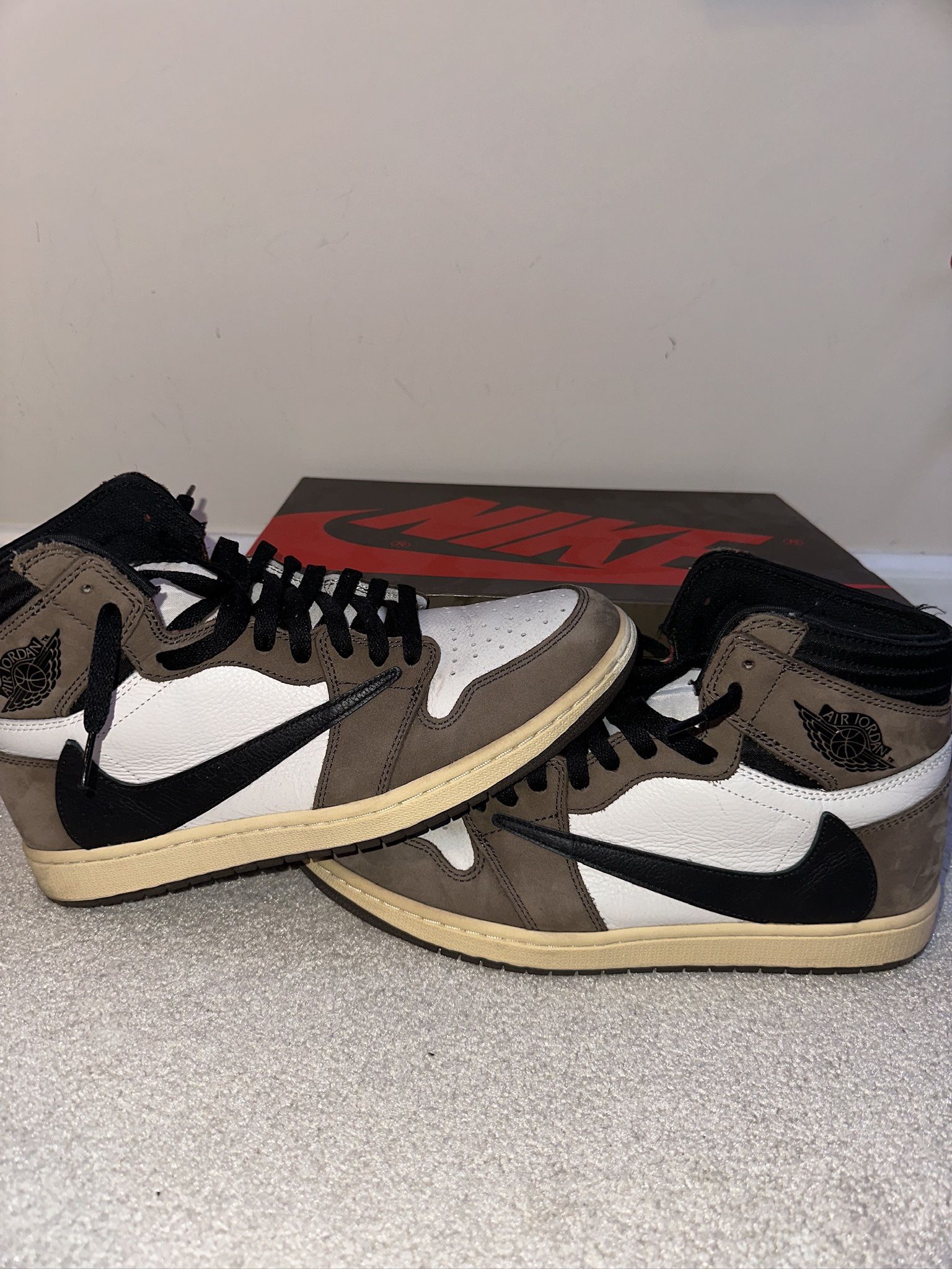 Nike Air Jordan 1 Retro High OG SP x Travis Scott Mocha Sneakers Size 10.5