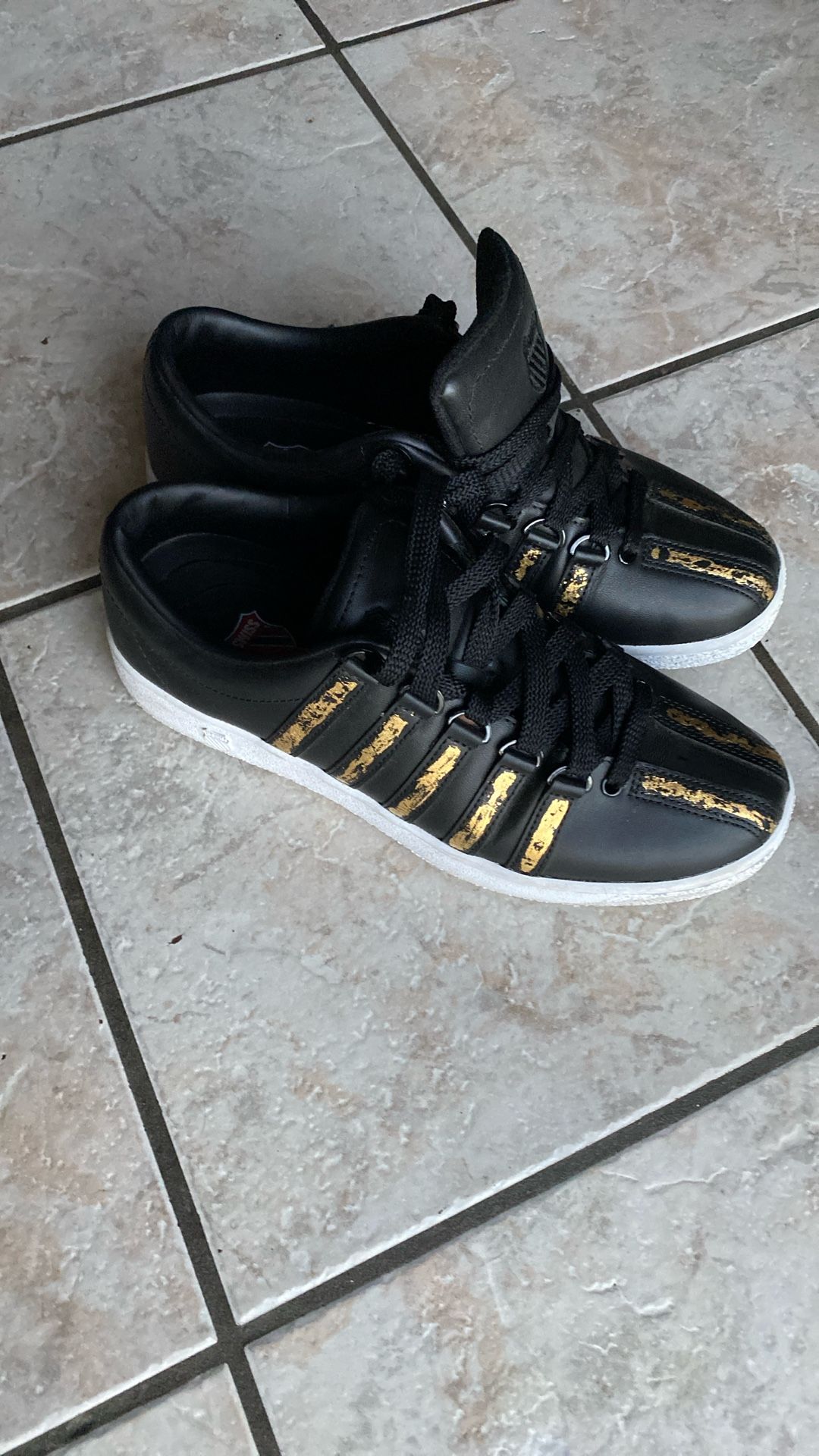 K Swiss Size 9