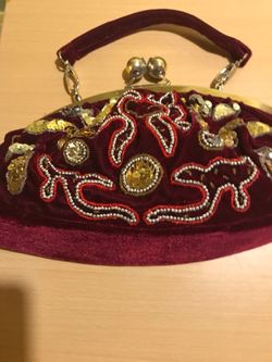 HAND/TOTE BAG SPECIAL EVENT/WEDDING/FORMAL VELVET BURGUNDY RED GOLD SILVER BEADS RHINESTONES WITH CHAIN FOR SHOULDER