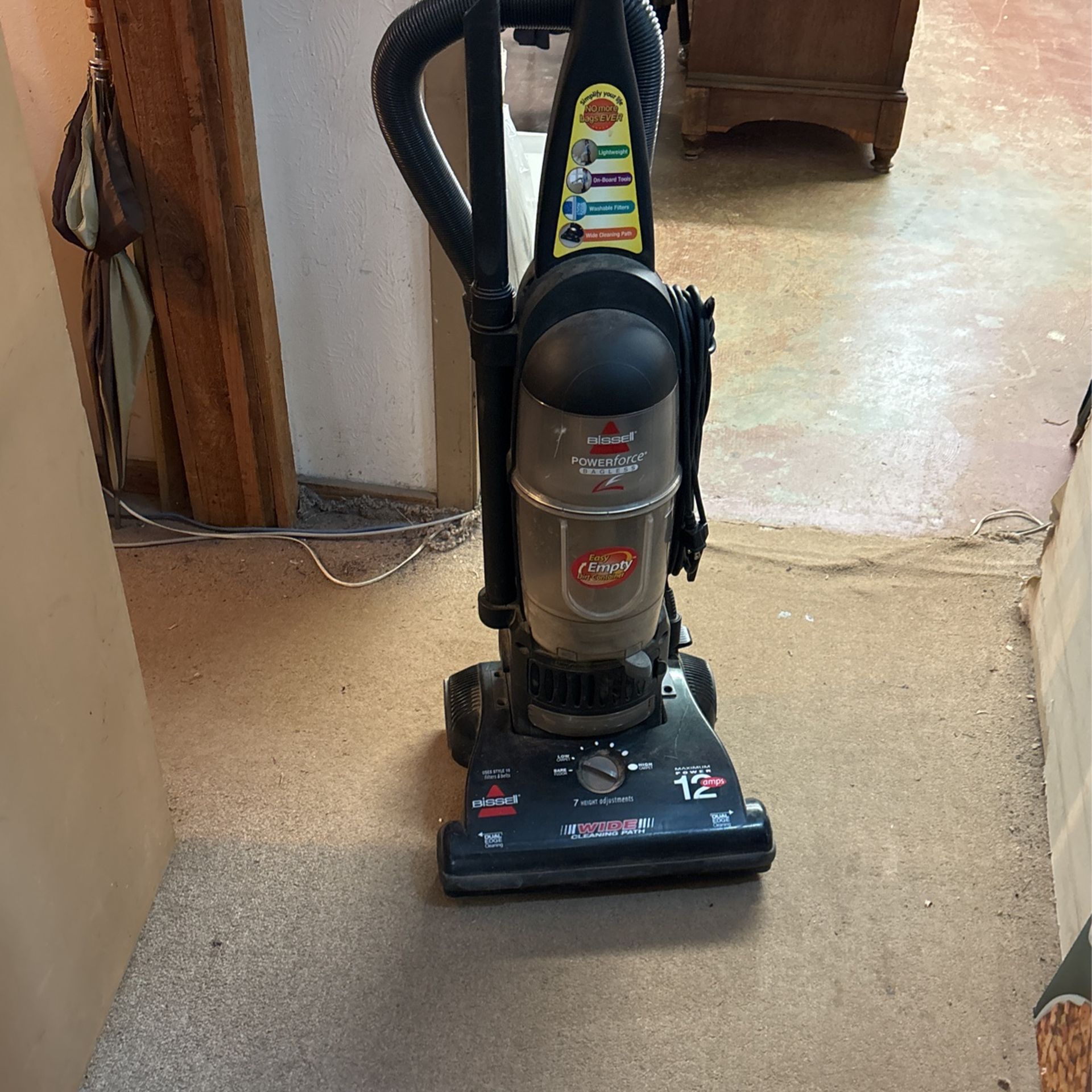 Bissell Vacuum Cleaner 