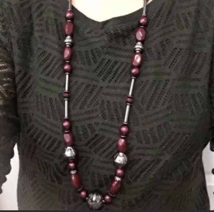 Red and silver beads long string necklace
