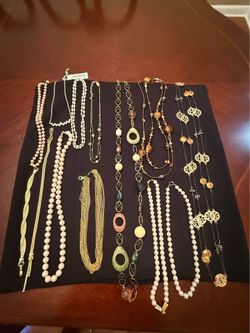 Assorted costume jewelry necklaces