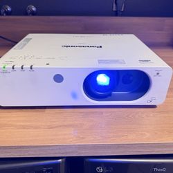 Panasonic Hdmi 3500 Lumens Video Projector
