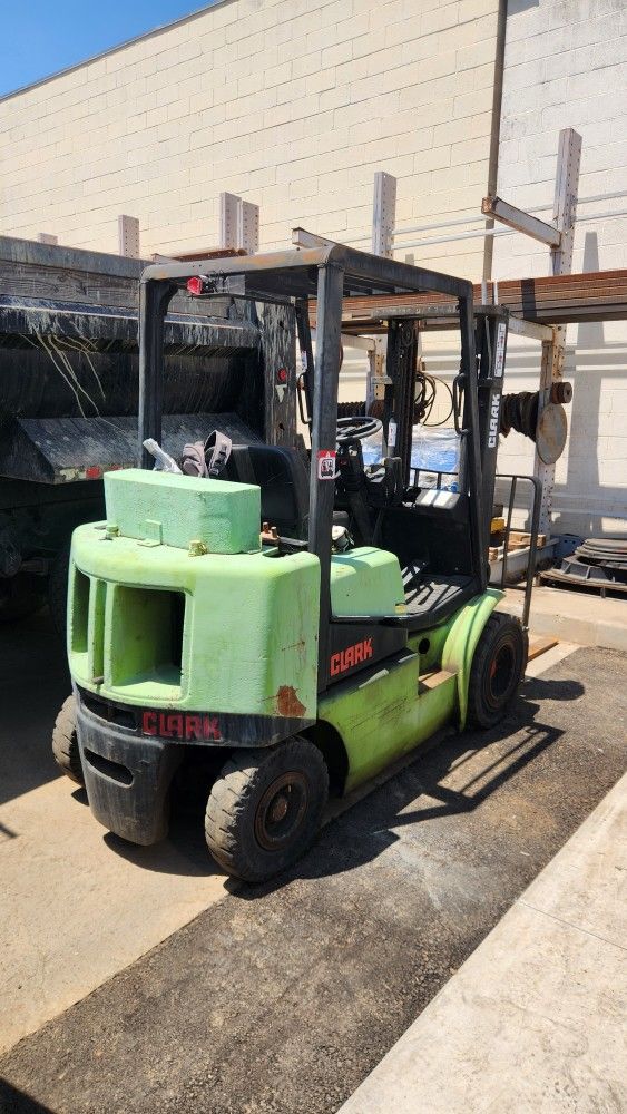 Clark 5000 Lb Forklift