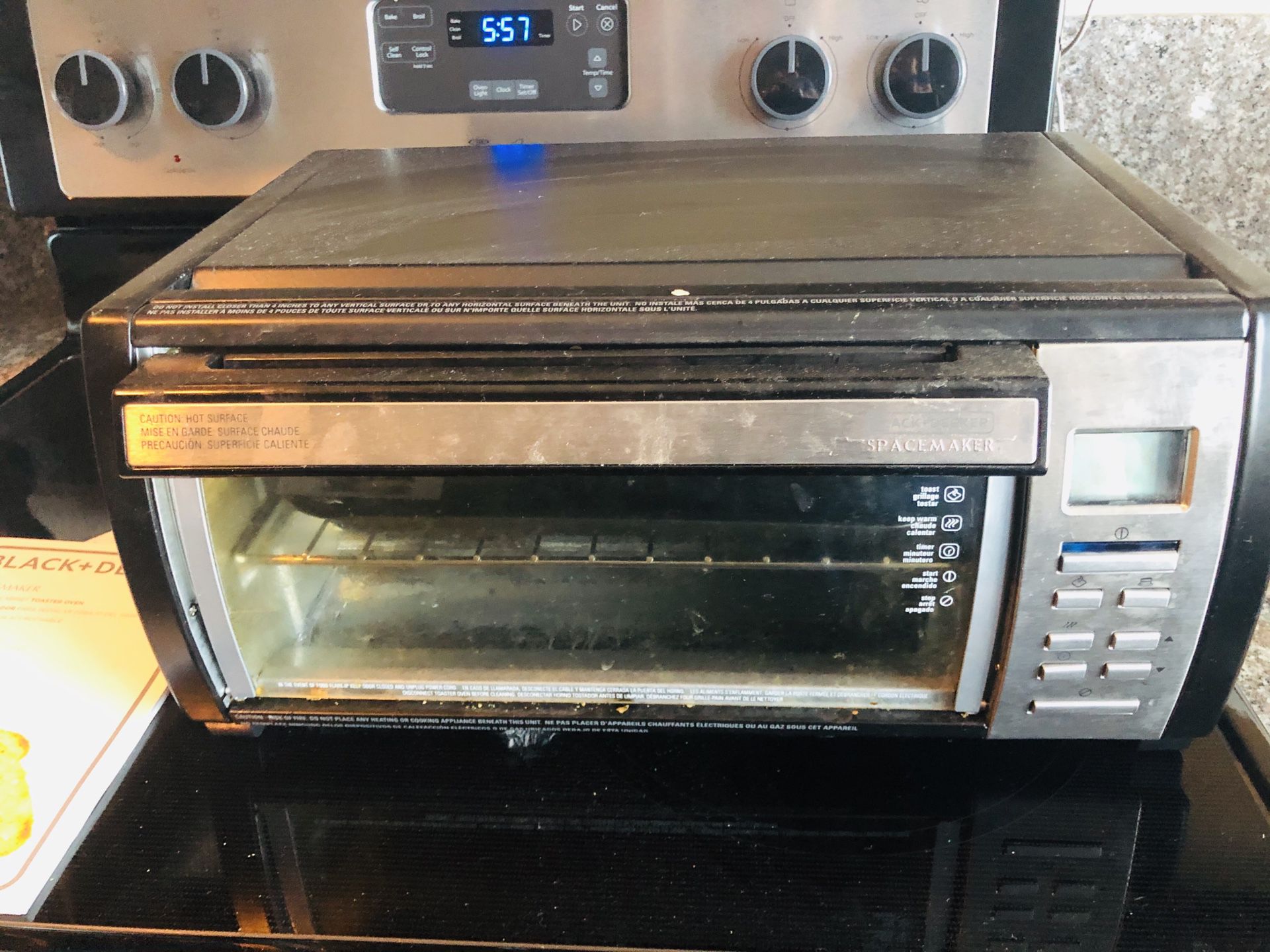 Black and decker space saver toaster over for Sale in Las Vegas