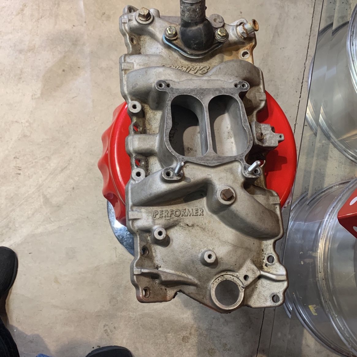Edelbrock Performer SBC