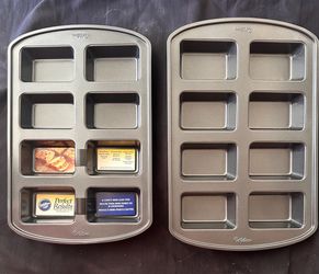 NEW Set of 2 Wilton Perfect Results Non-Stick 8-Cavity Mini Loaf Pans