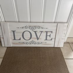 Decorative “LOVE” Wooden Sign – Farmhouse Style – Excellent Condition 