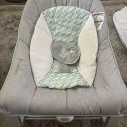 Vibrating Baby Seat 